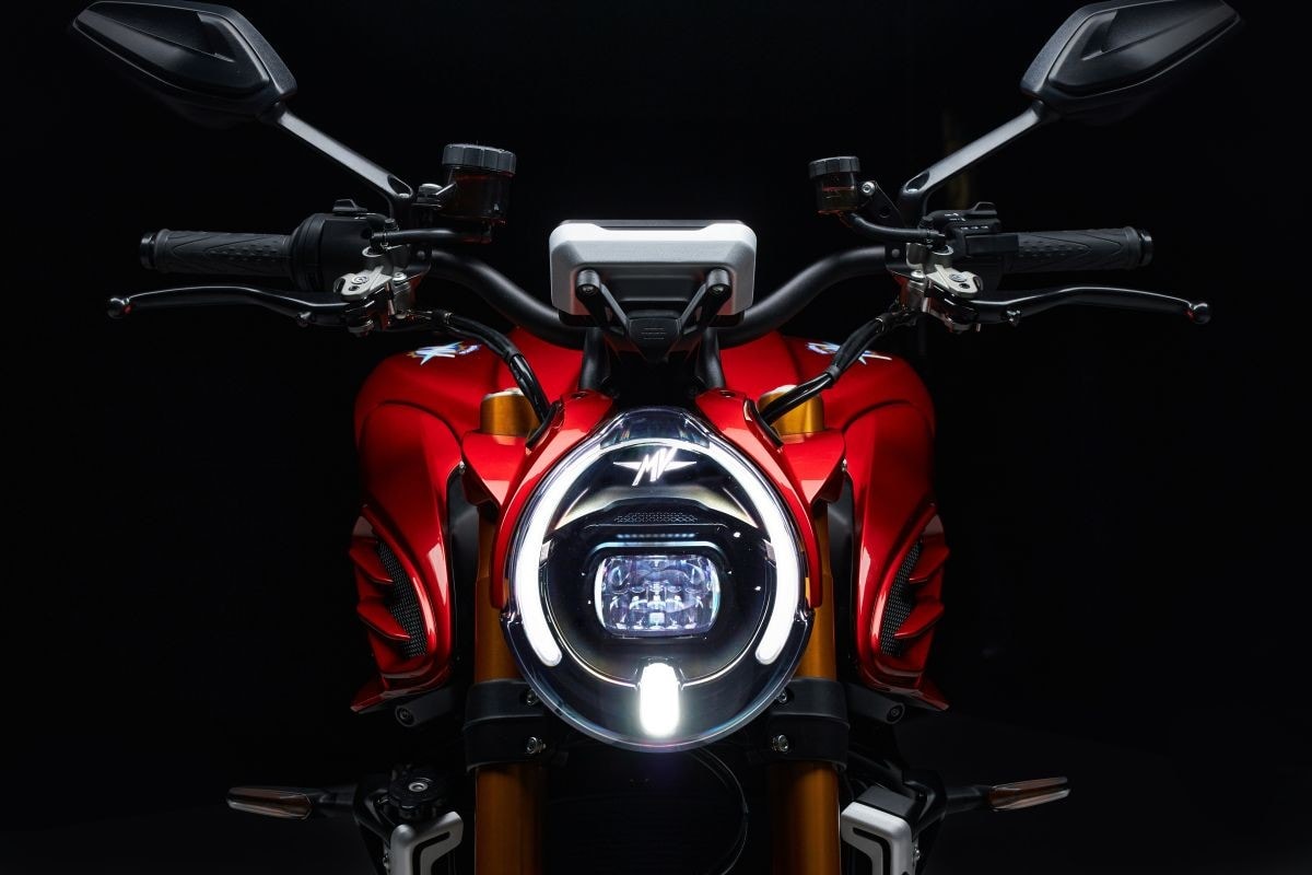 MV Agusta Brutale 950 Serie Oro 2026: la rivoluzione 